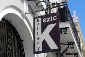 kezic gallery street sign